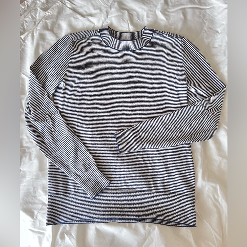 Everlane Organic Cotton Crewneck Sweater - Picture 2 of 8